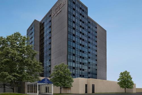 Pointe Claire Hotel | Doubletree By Hilton Pointe Claire Montreal Airport West