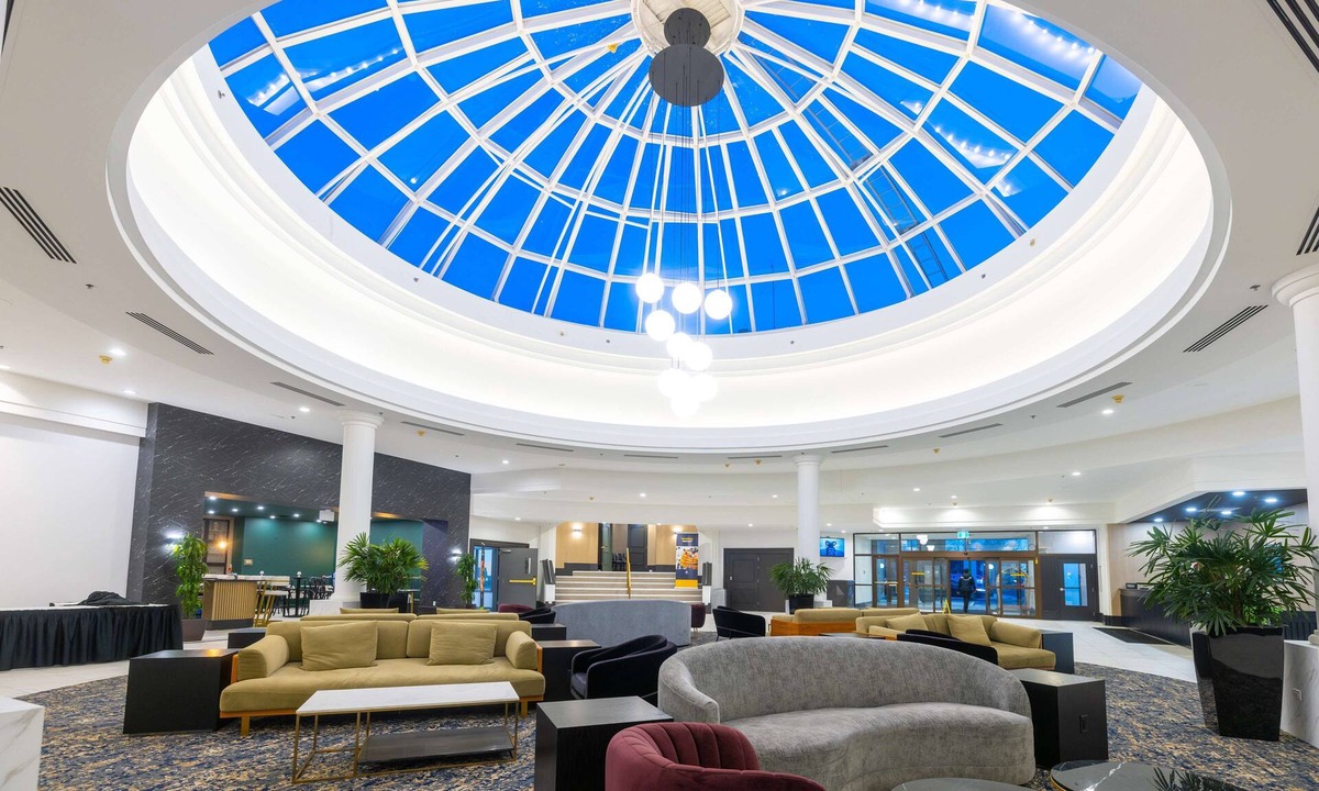 Calgary Hotel | DoubleTree by Hilton Calgary North