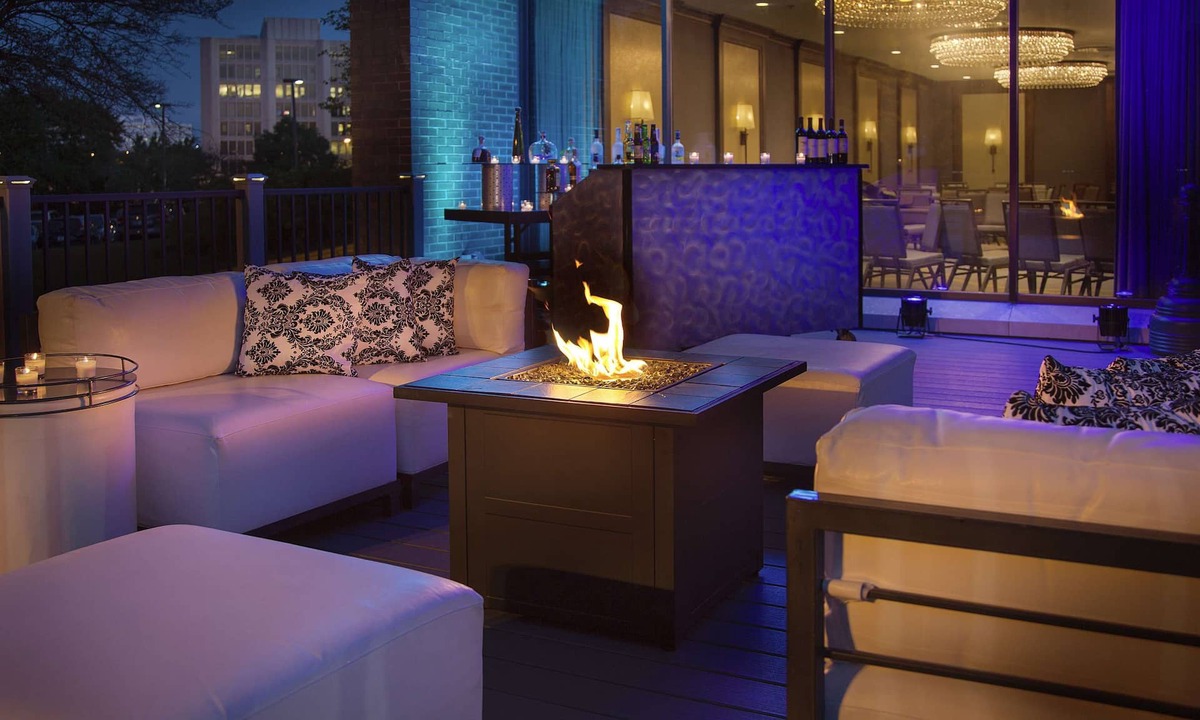 Oak Brook Hotel | DoubleTree by Hilton Chicago - Oak Brook