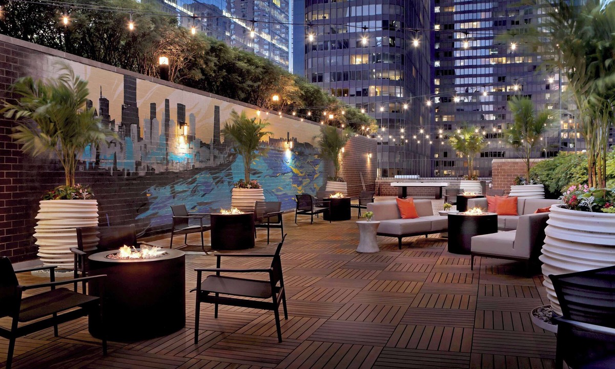 Streeterville Hotel | DoubleTree by Hilton Chicago - Magnificent Mile