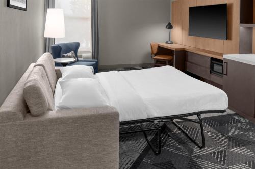 Fairborn Hotel | DoubleTree by Hilton Dayton Fairborn