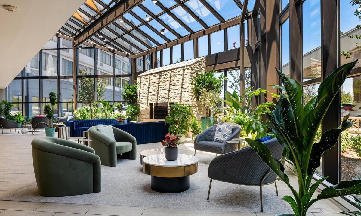 Fairfield Hotel | DoubleTree by Hilton Fairfield Hotel & Suites