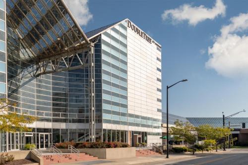 South Bend Hotel | DoubleTree by Hilton Hotel South Bend