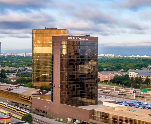 Dallas Hotel | DoubleTree by Hilton Hotel Dallas Campbell Centre