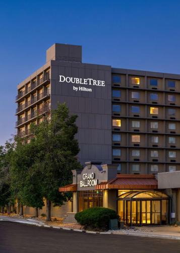Northeast Park Hill Hotel | DoubleTree by Hilton Hotel Denver