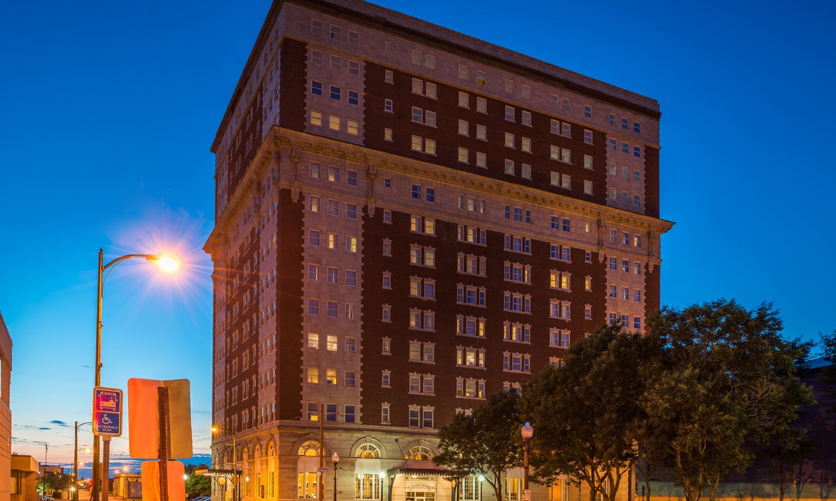 Utica Hotel | DoubleTree by Hilton Hotel Utica