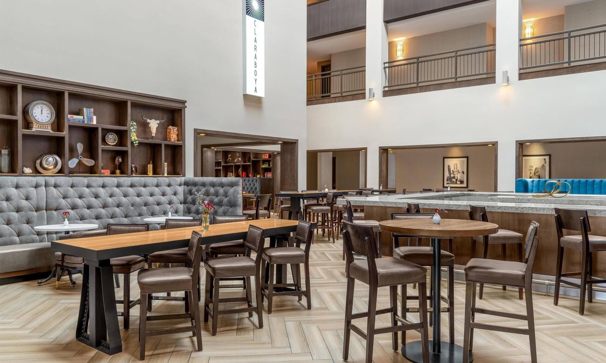 Downtown Hotel | DoubleTree by Hilton Lubbock University Area