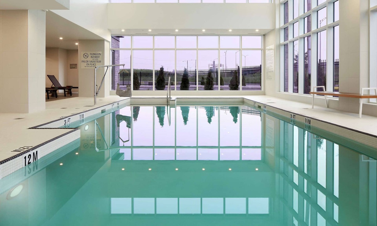 Dorval Hotel | DoubleTree by Hilton Montreal Airport