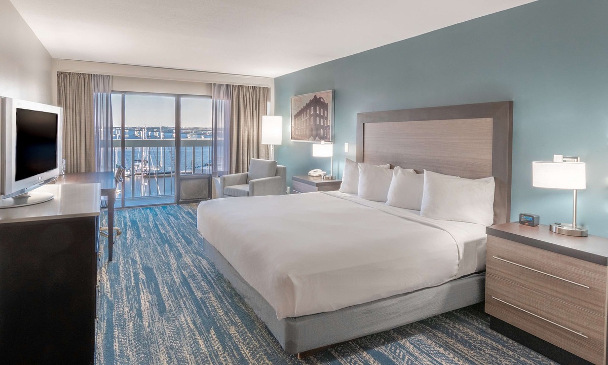 New Bern Hotel | DoubleTree by Hilton New Bern Riverfront