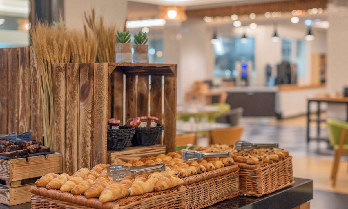 Bougival Hotel | DoubleTree by Hilton Paris Bougival