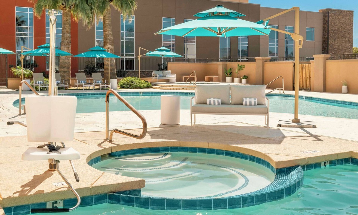 Gilbert Hotel | DoubleTree by Hilton Phoenix - Gilbert