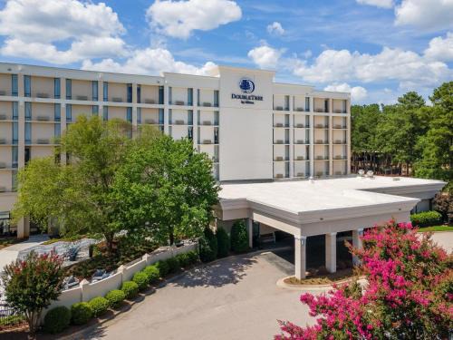 Northeast Raleigh Hotel | DoubleTree by Hilton Raleigh Midtown, NC