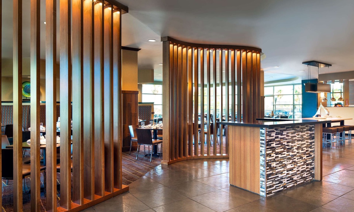 Brisbane Hotel | DoubleTree by Hilton San Francisco Airport North Bayfront