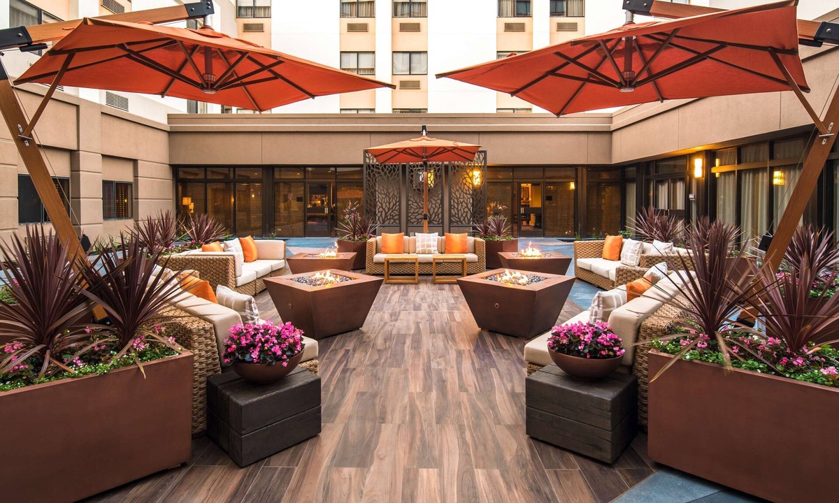 Burlingame Hotel | DoubleTree by Hilton San Francisco Airport