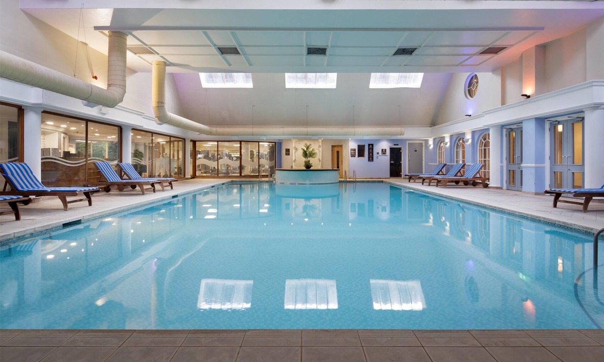 Wokingham Hotel | DoubleTree by Hilton St. Anne's Manor