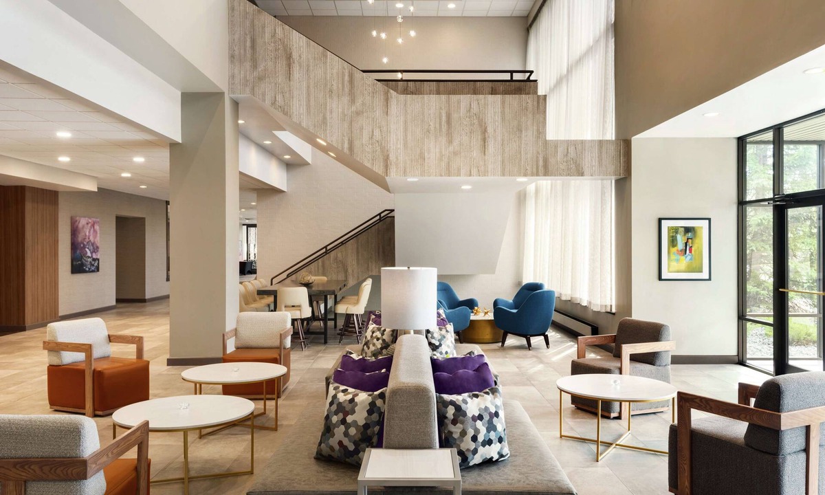 St. Paul Hotel | DoubleTree by Hilton St. Paul East
