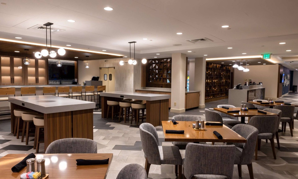 Tinton Falls Hotel | DoubleTree by Hilton Tinton Falls - Eatontown