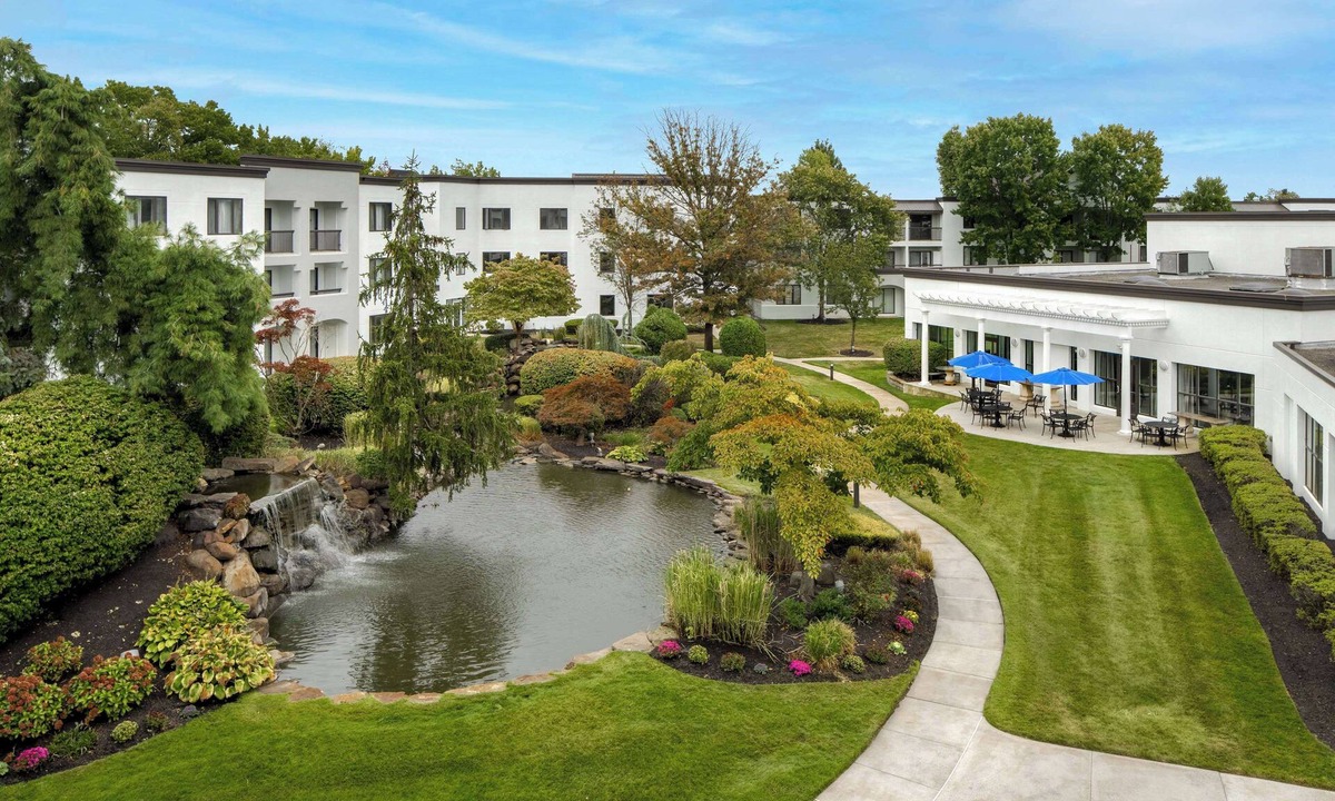Mount Laurel Hotel | DoubleTree Suites by Hilton Hotel Mt. Laurel