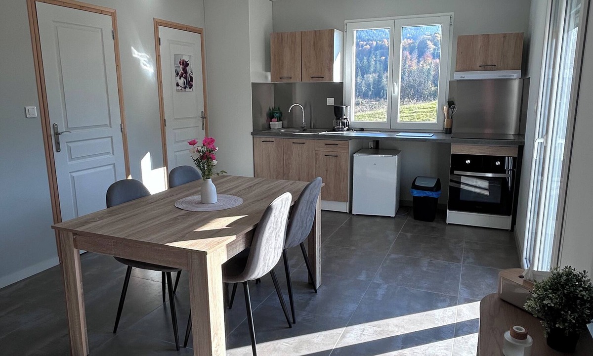 Longemaison Apartment | Doubs country holiday!