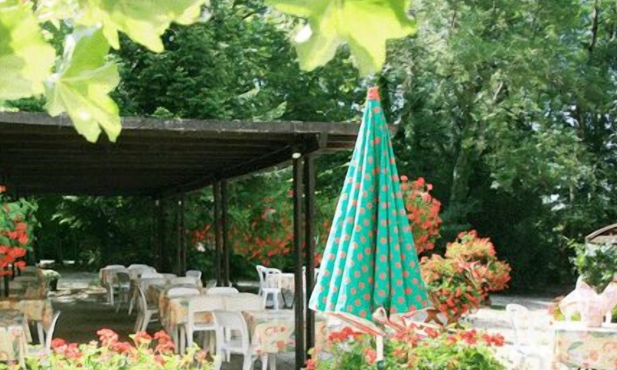 Charette Hotel | Doubs Rivage