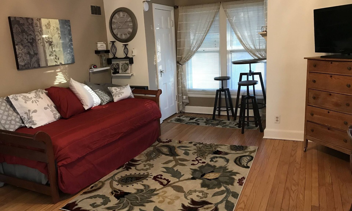 Ames House | Douglas Ave Flat