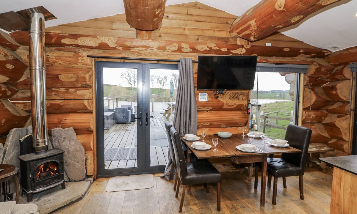 Upper Sapey Cottage | Douglas Cabin