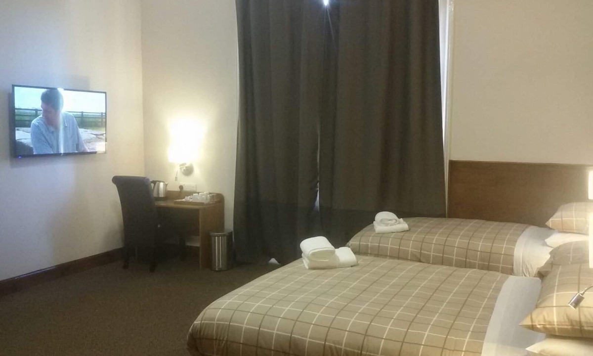 Clydebank Hotel | Douglas Hotel