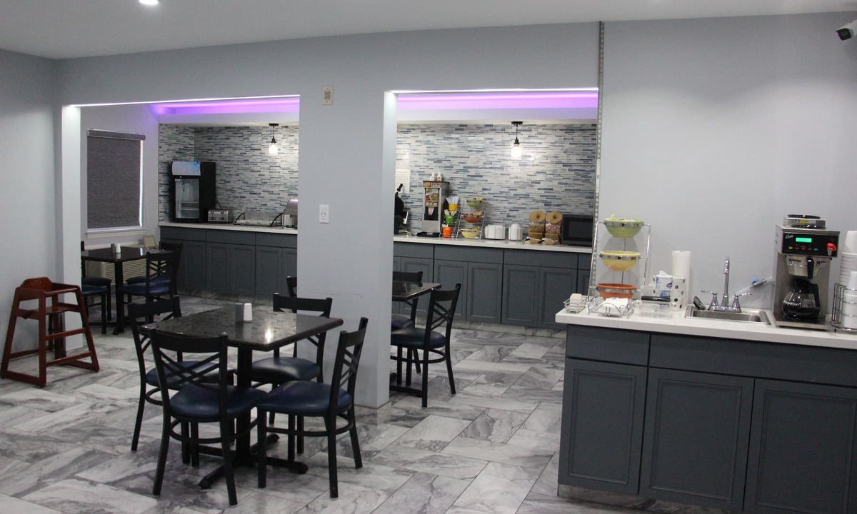 Cleveland Hotel | Douglas Inn And Suites
