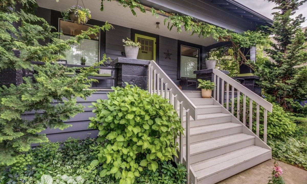 McMinnville Apartment | Douglas on Third