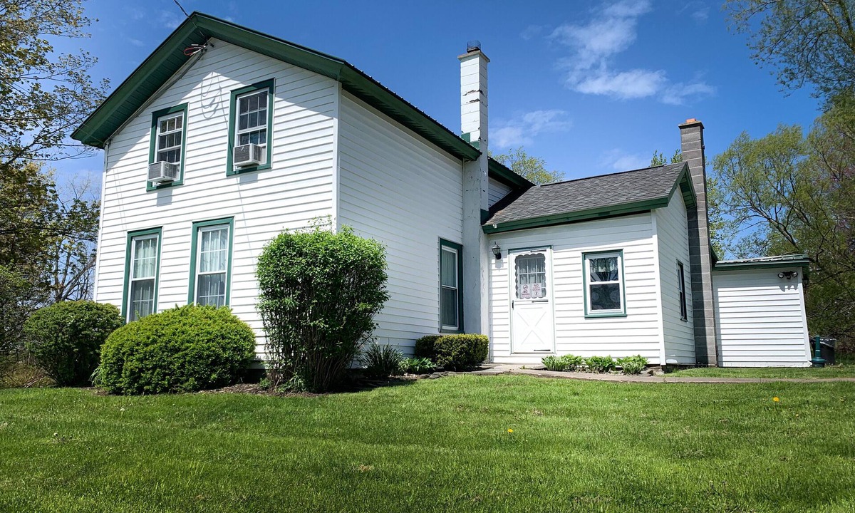 Pulaski House | Douglaston Salmon Run - Deer Run Lodge