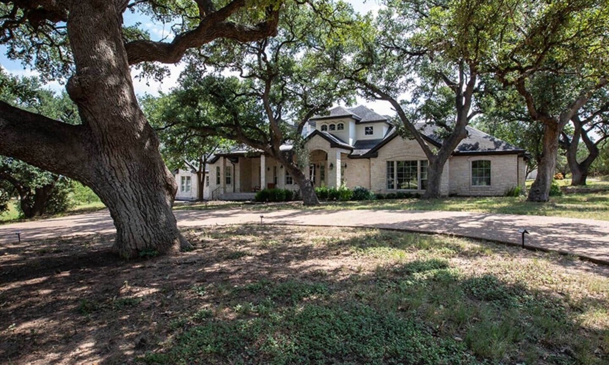 Austin House | Dove Hollow Ranch a spacious country retreat on 7+ acres