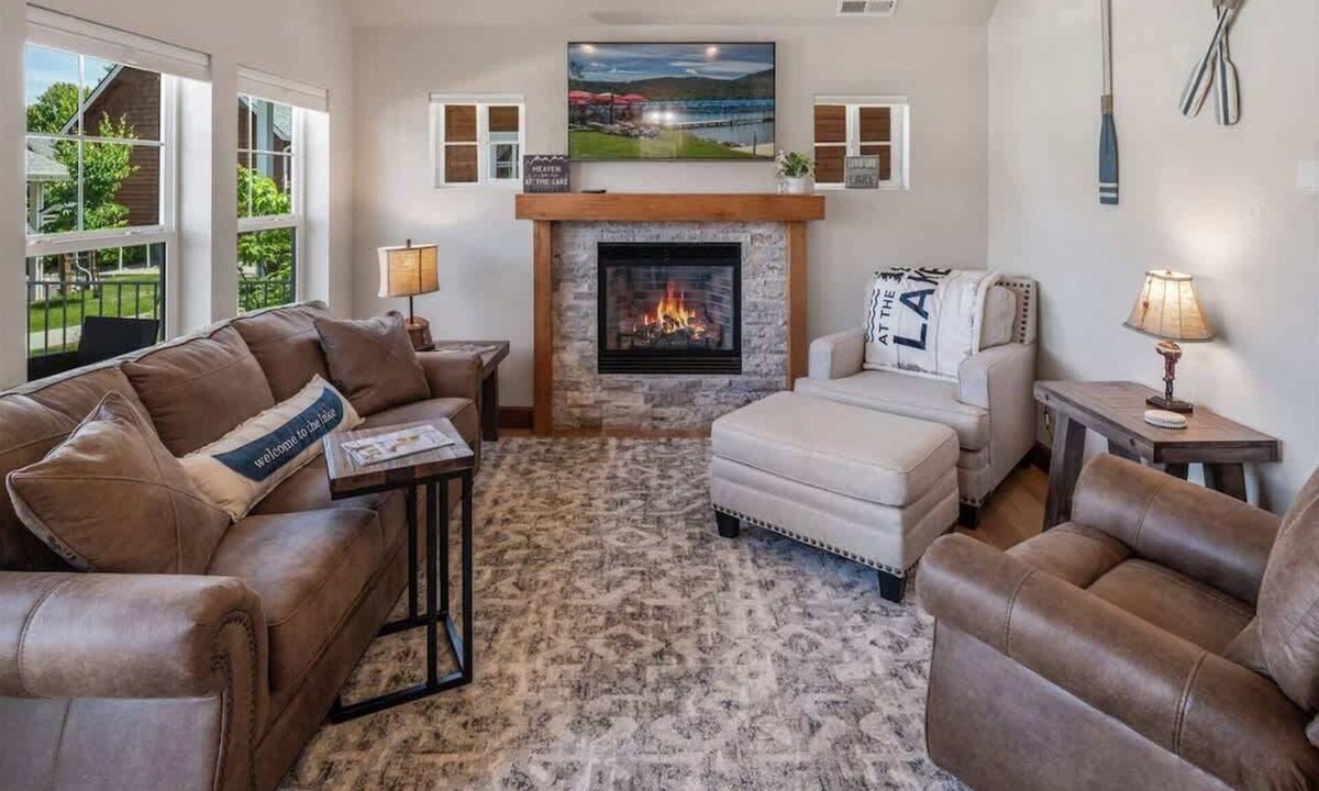 Dover Bay House | Dover Bay 'Barefoot Bungalow' | Marina + Trails