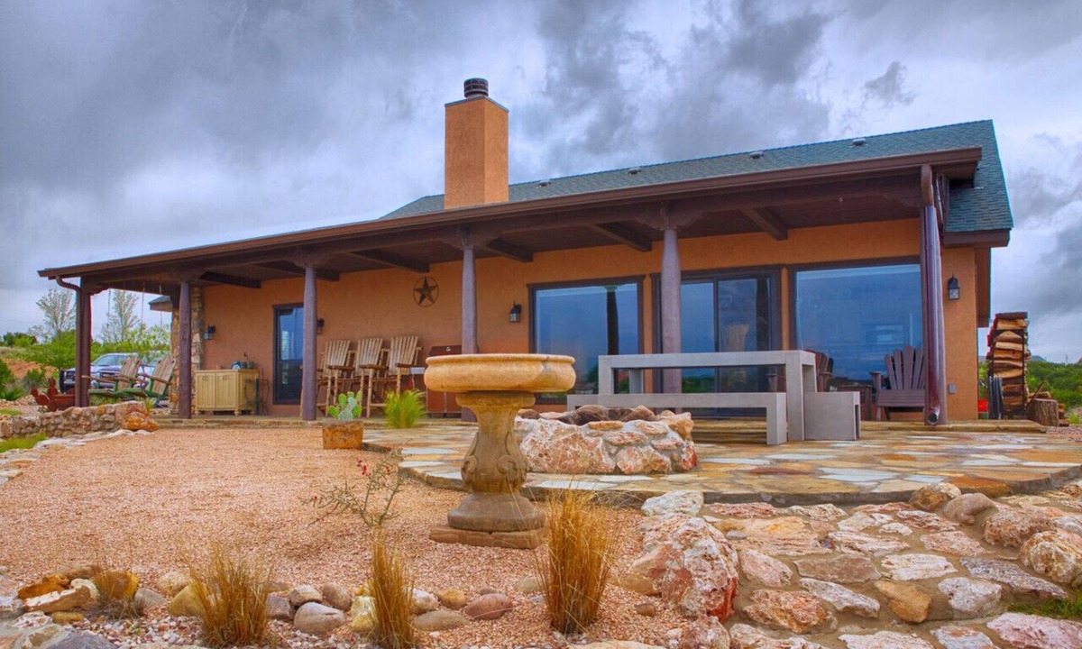 Canyon Apartment | Doves Rest Cabins - Fortress, on the West Rim