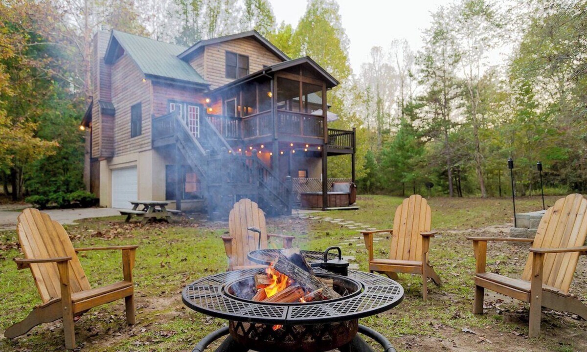 Sautee Nacoochee Cabin | Down By The River - Remote Riverfront Cabin