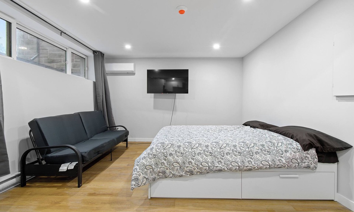 Hull Apartment | down town location brand new units#2