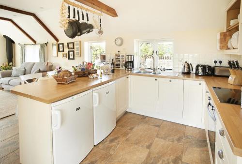 North Perrott House | Downclose Piggeries