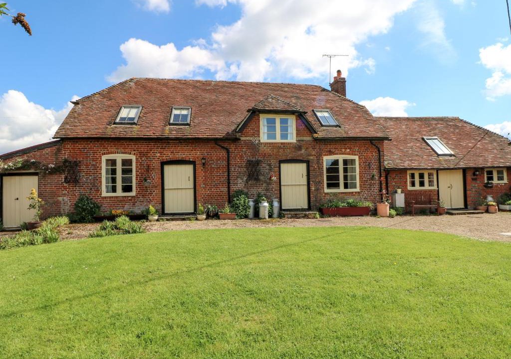 East Tytherley House | Downs View Dairy