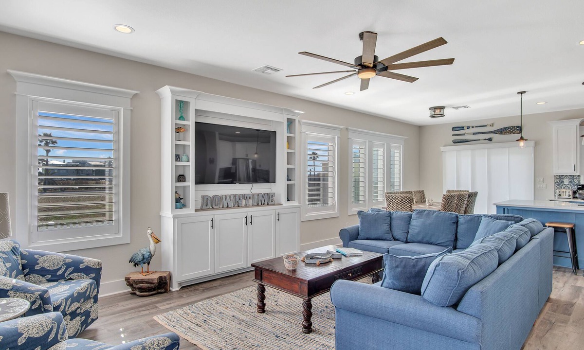 Port Aransas House | Downtime | Pet Friendly, Walk to Beach, Pool