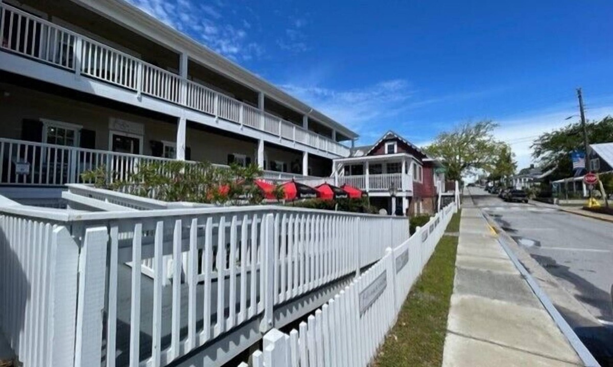 Swansboro Apartment | Downtown 1-Bedroom Suite – Steps from Shops & Dining