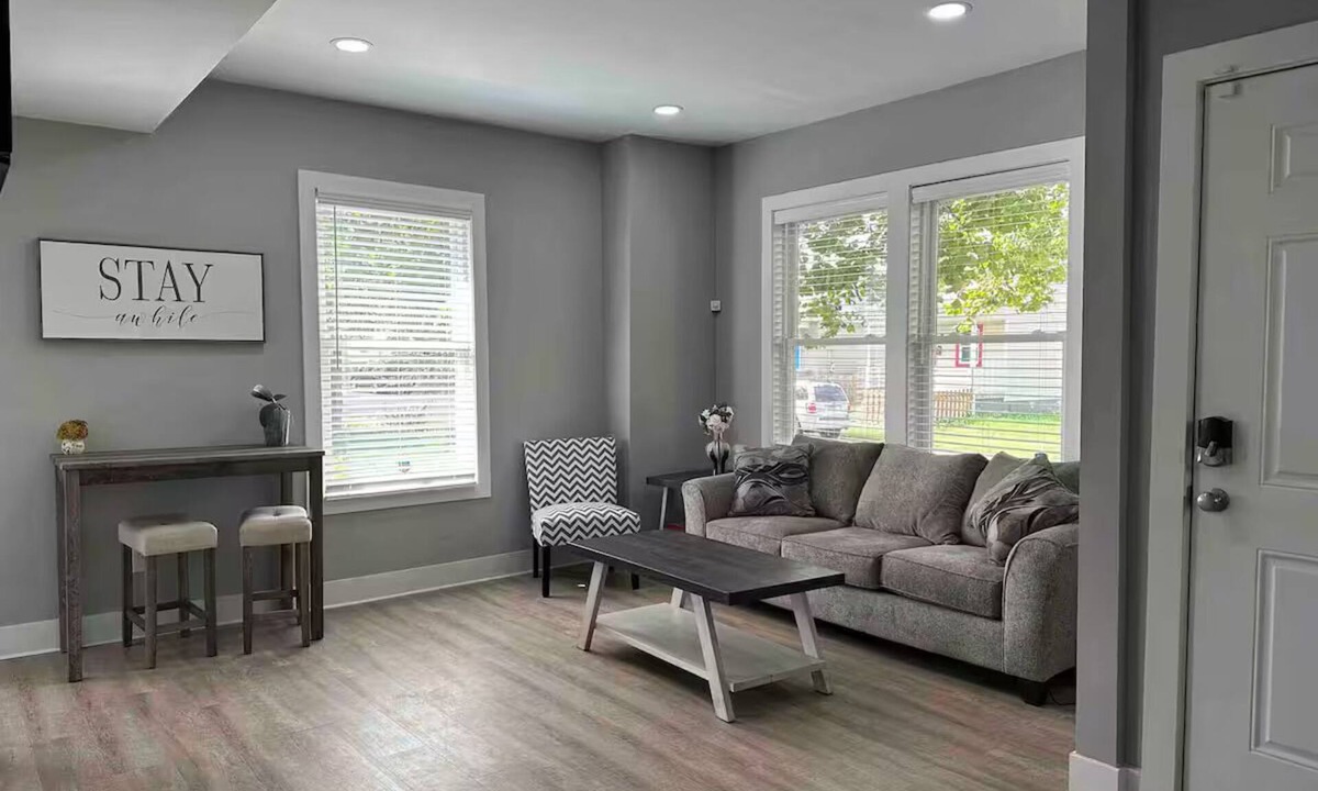 West Columbus House | Downtown, 3 BR, 2 ba, garage, fenced backyard