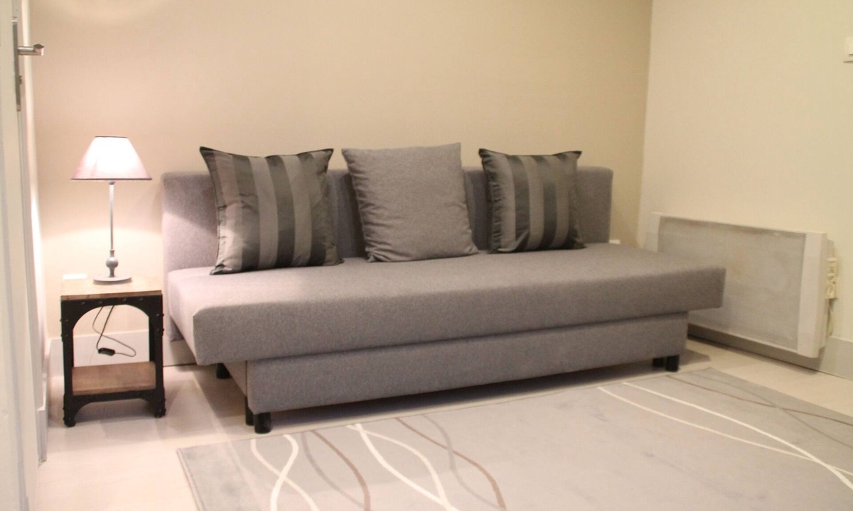 Chateau-Thierry Apartment | Downtown, 40min from Disneyland Paris, 10 min walk from SNCF train station