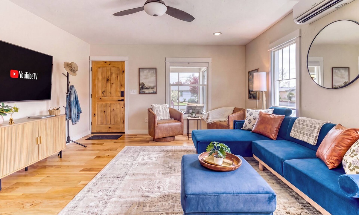 Redmond House | Downtown 4BR Walk to Breweries & Dining