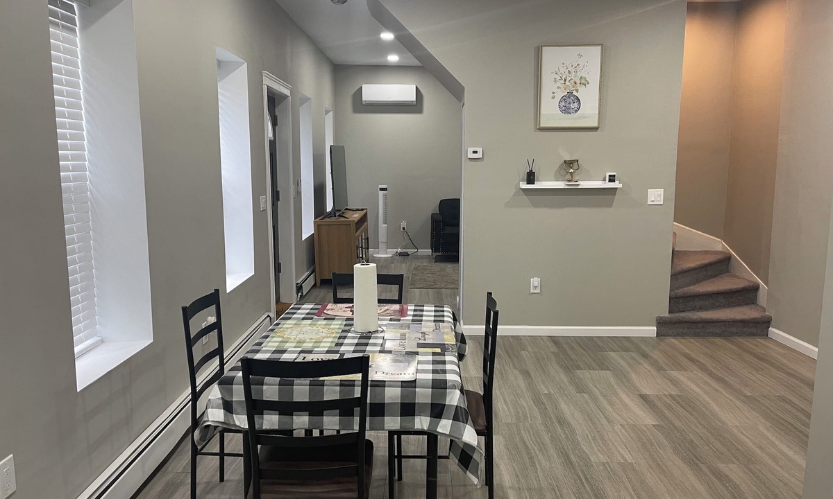 Allentown House | Downtown Allentown 4 Bedrooms