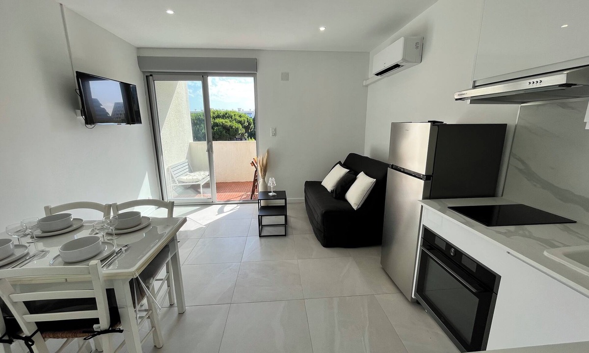 La Grande-Motte Apartment | Downtown apartment - 2 min from the beach
