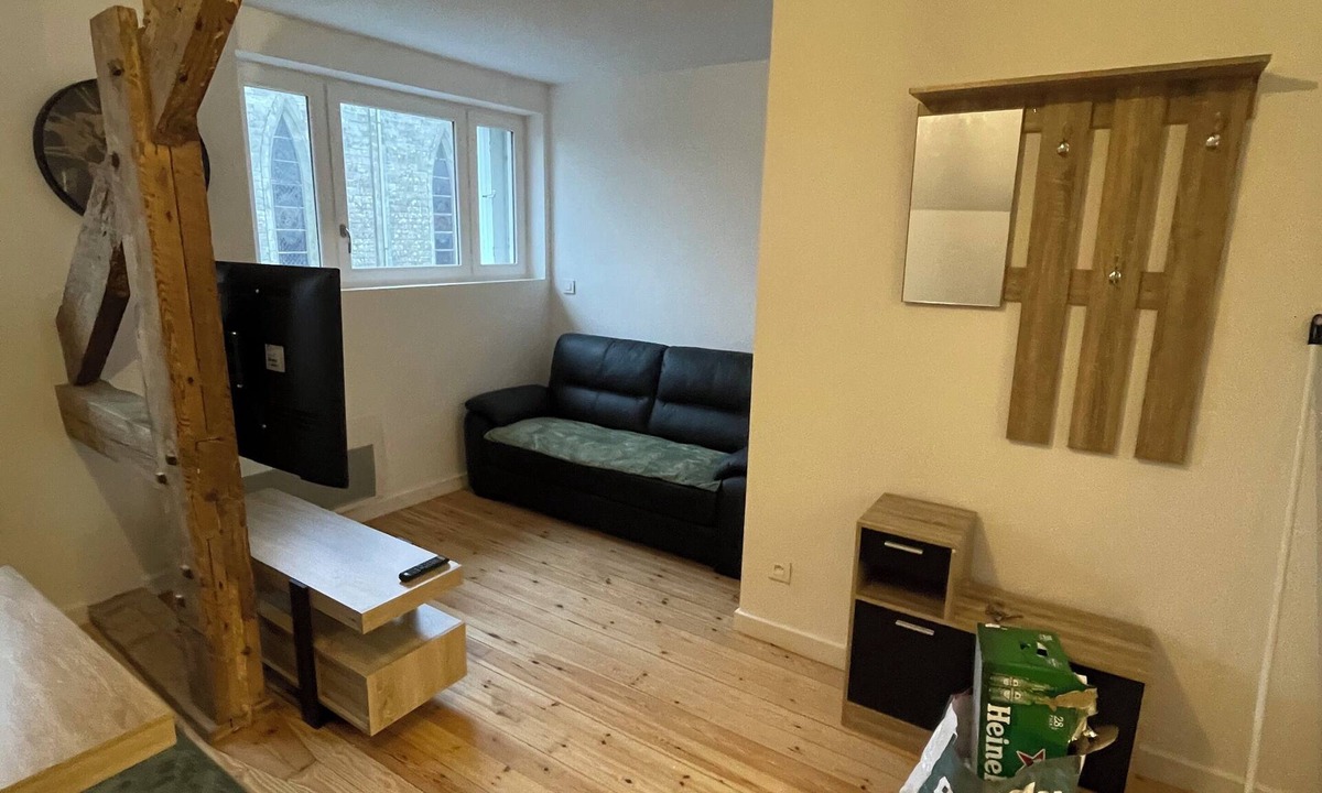 Questembert Apartment | Downtown apartment