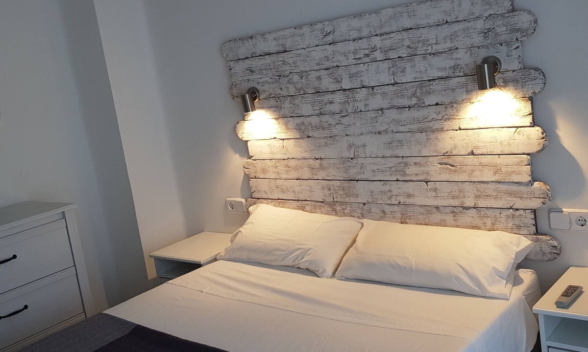 La Saidia Apartment | Downtown apartment in front of Torres de Serrano