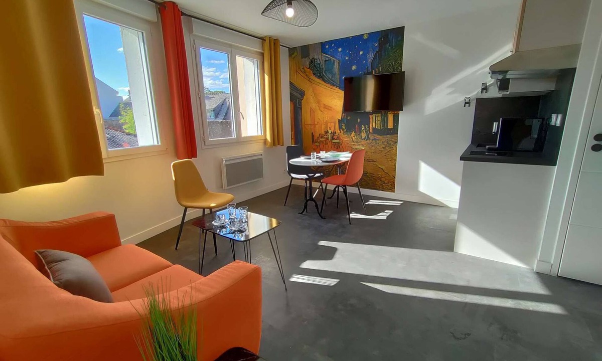 Laval Apartment | Downtown apartment | LAVALOC