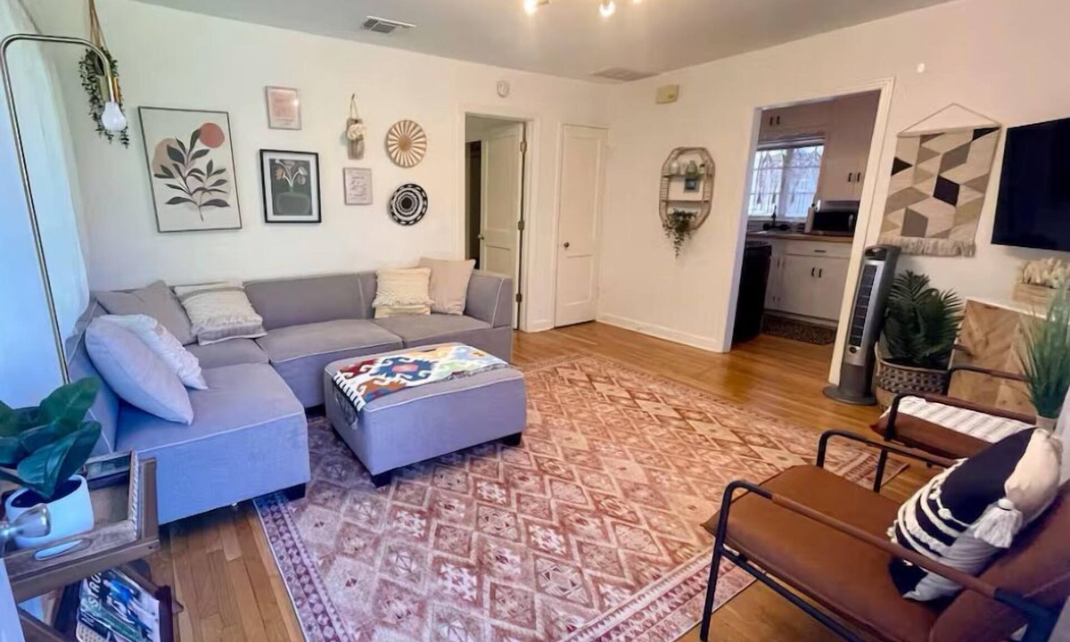 Westfield House | Downtown ATX! Deep Eddy Bungalow Beach and near UT