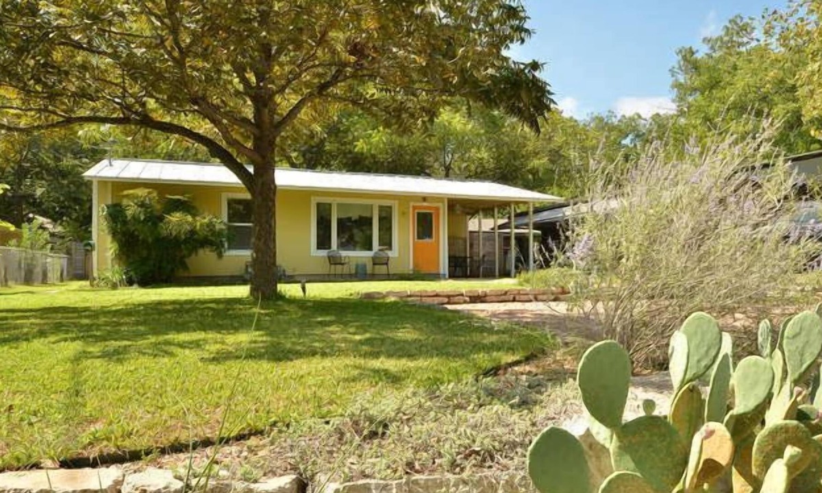 Zilker House | Downtown! Barton Springs! Zilker! Updated!