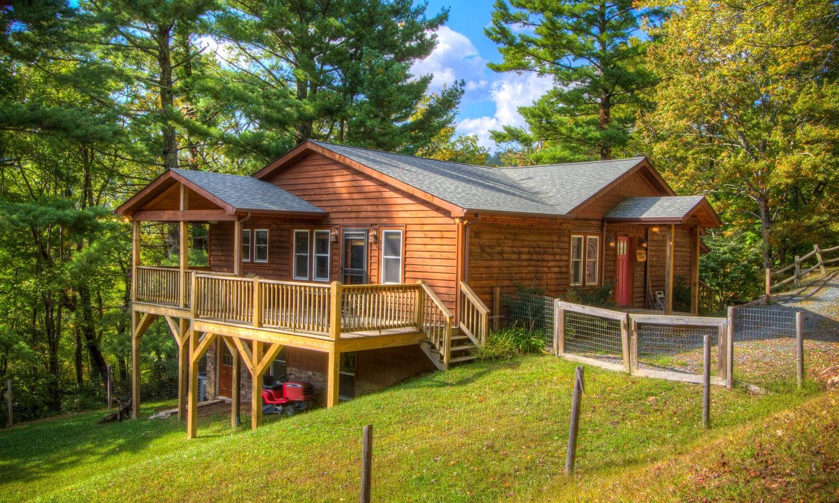 Lenoir Cabin | DOWNTOWN BLOWING ROCK(1.5mi) Three Bears Hot tub